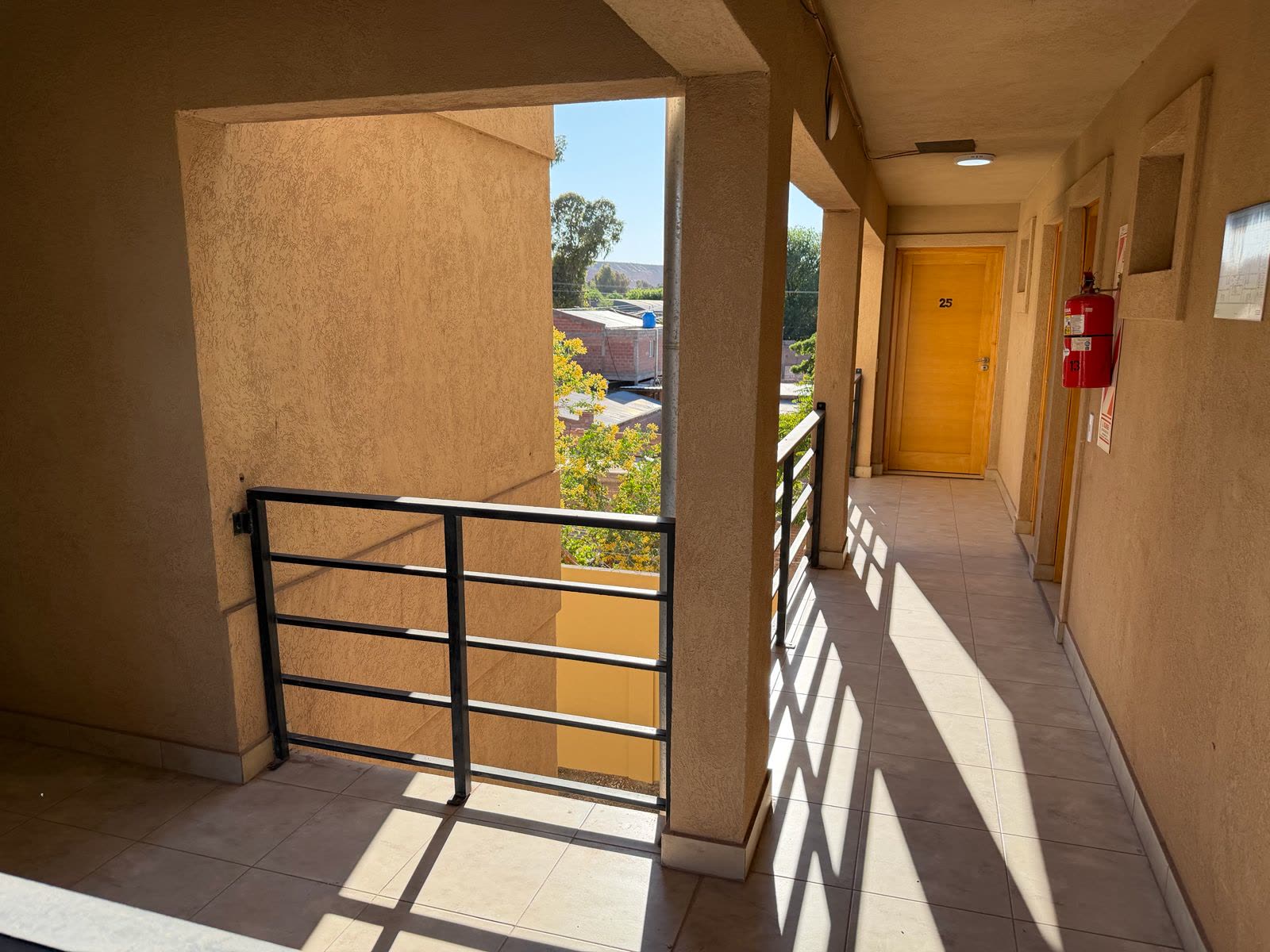 Patio interno y balcones — Pampa III